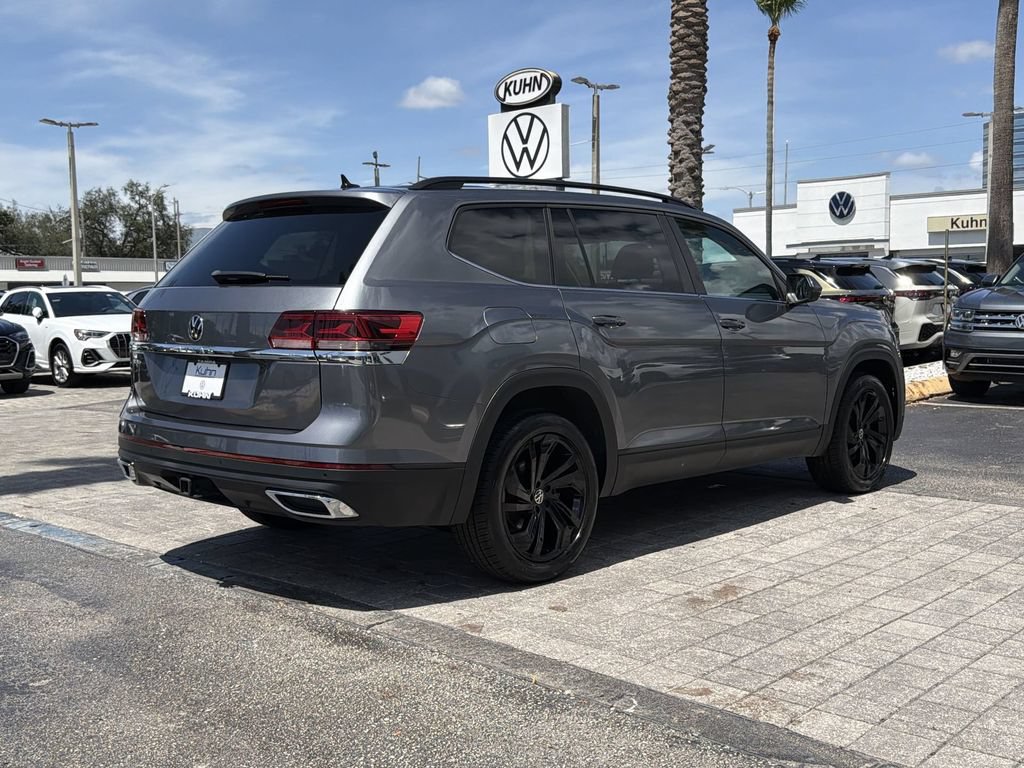 Used 2023 Volkswagen Atlas SE w/ Panoramic Sunroof Package FWD image 4