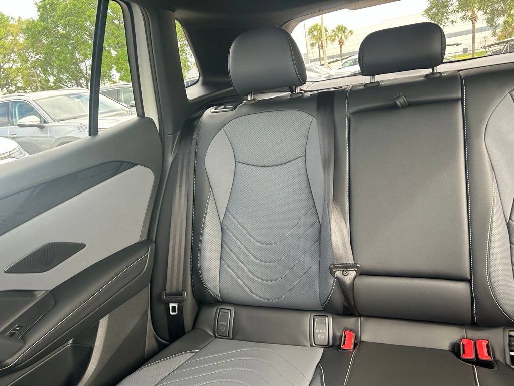 New 2026 Volkswagen Tiguan SE R-Line FWD image 12