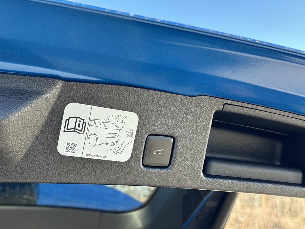 Used 2020 Ford Escape Titanium image 30