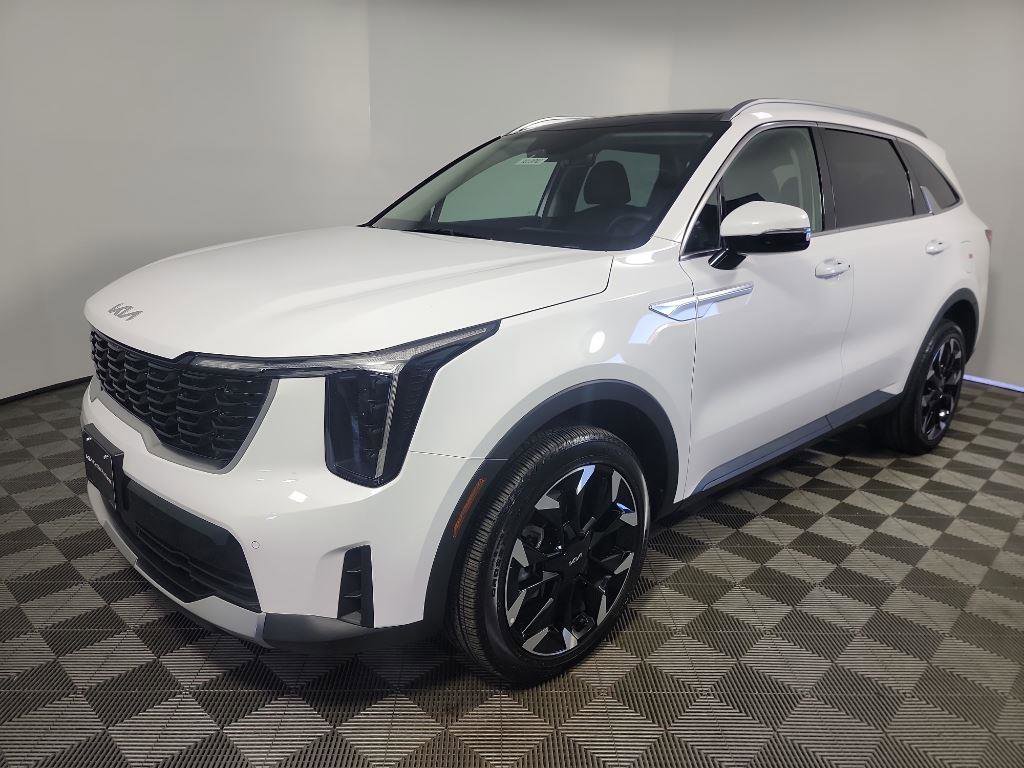 Certified 2025 Kia Sorento EX w/ Panoramic Sunroof Package image 12