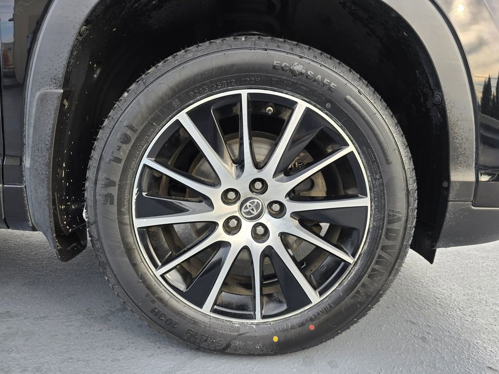 Used 2018 Toyota Highlander SE image 9