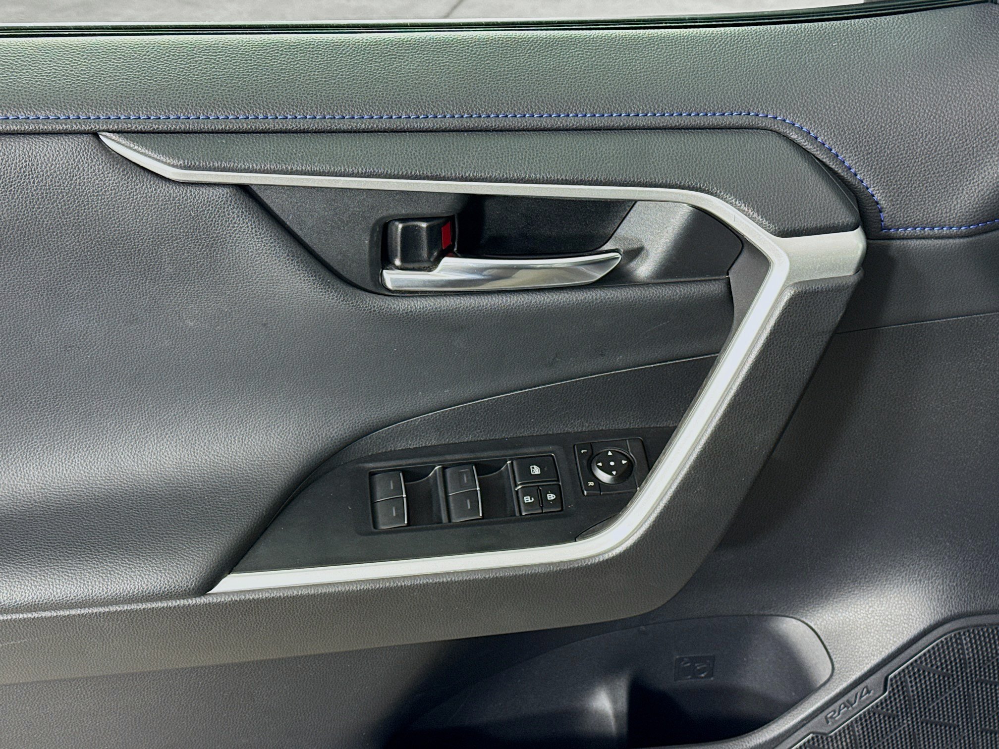 Certified 2022 Toyota RAV4 XSE AWD/4WD image 17