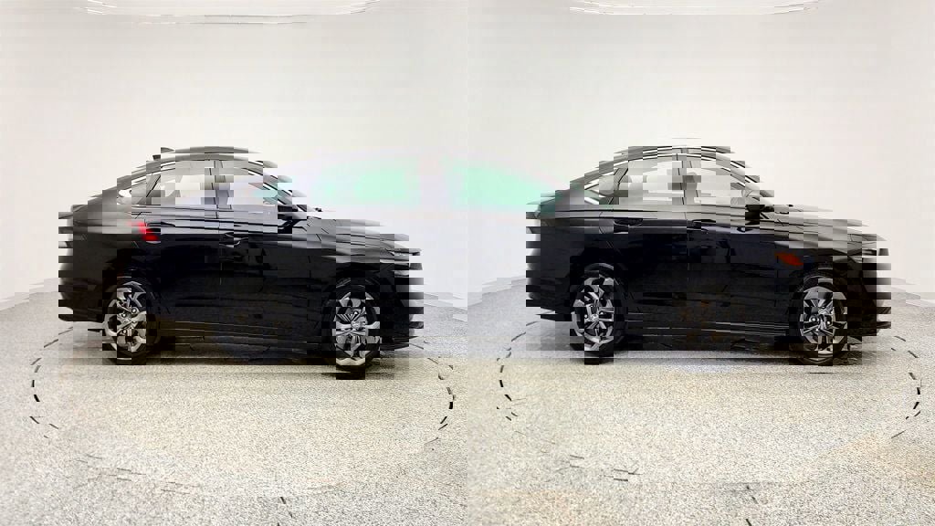 Used 2023 Honda Accord EX image 4