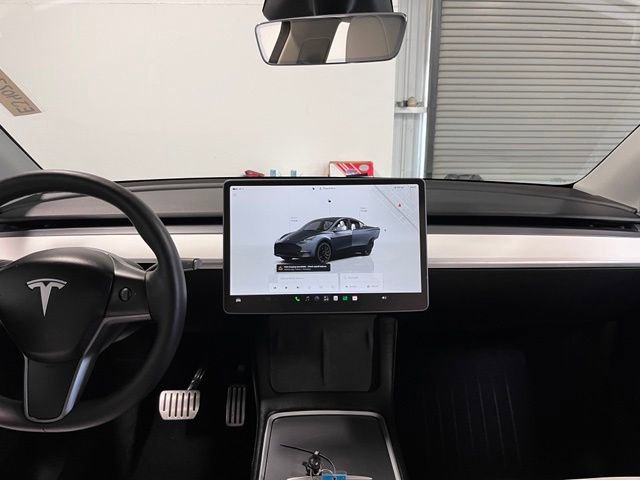 Used 2023 Tesla Model Y Performance AWD/4WD image 17