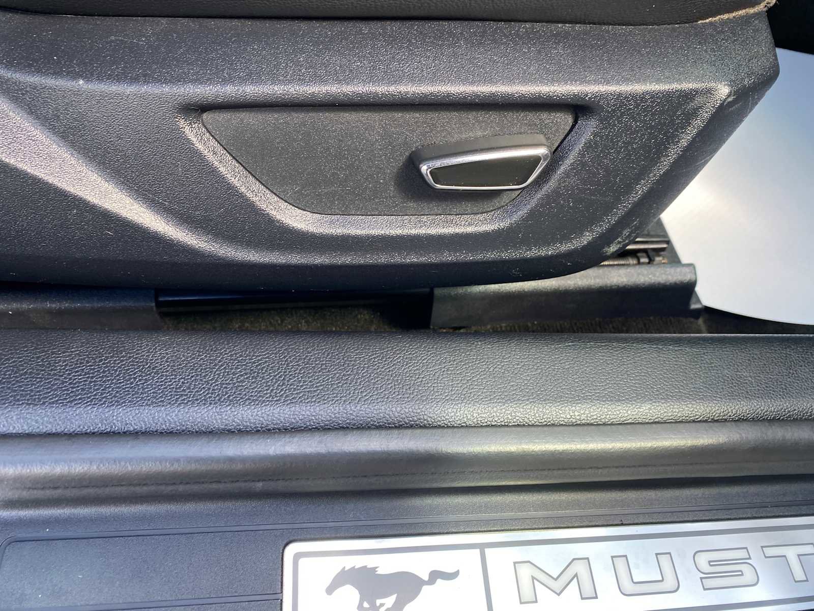 Used 2018 Ford Mustang GT RWD image 29