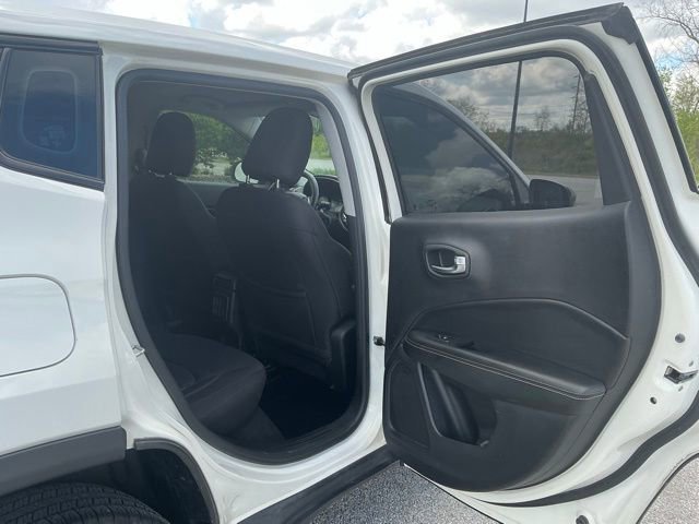Used 2018 Jeep Compass Sport AWD/4WD image 18