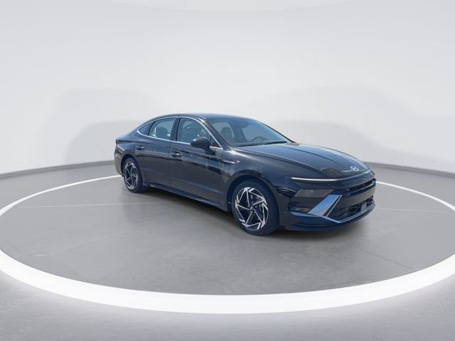New 2026 Hyundai Sonata SEL FWD image 2