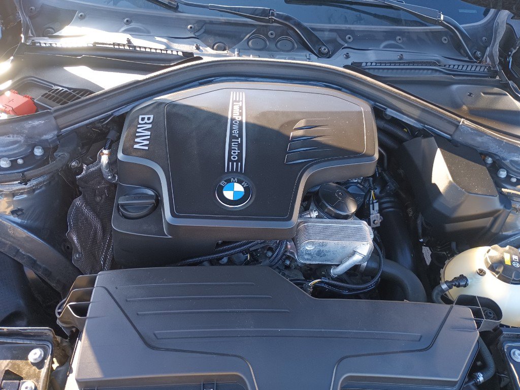 Used 2018 BMW 320i xDrive Sedan image 7