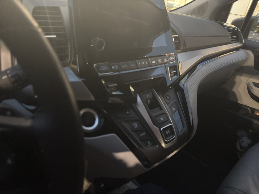Used 2022 Honda Odyssey Touring image 9