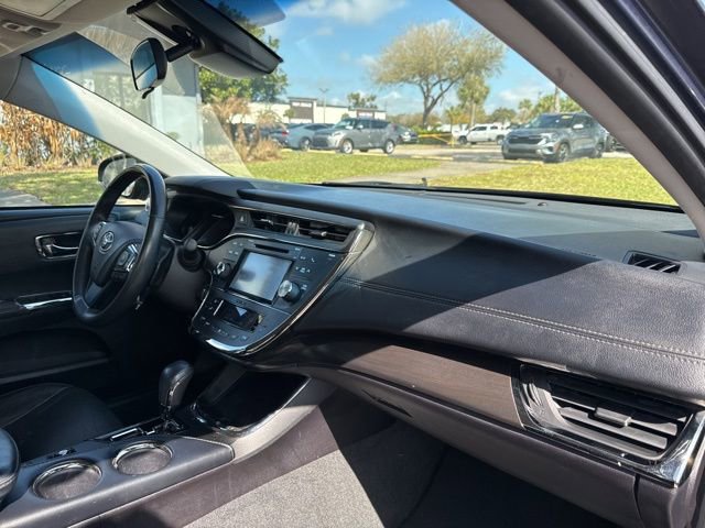Used 2018 Toyota Avalon XLE image 9