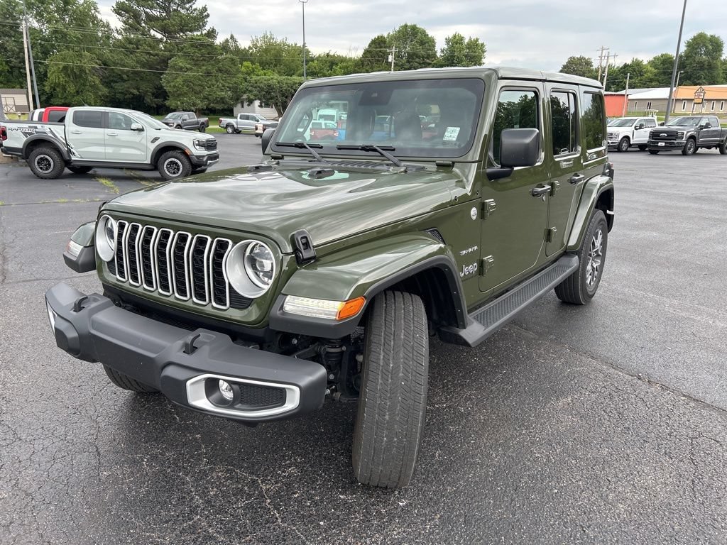 Used 2024 Jeep Wrangler Unlimited Sahara AWD/4WD image 3