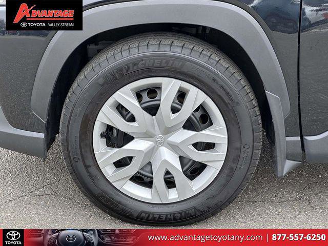 Certified 2024 Toyota Corolla Cross L image 11