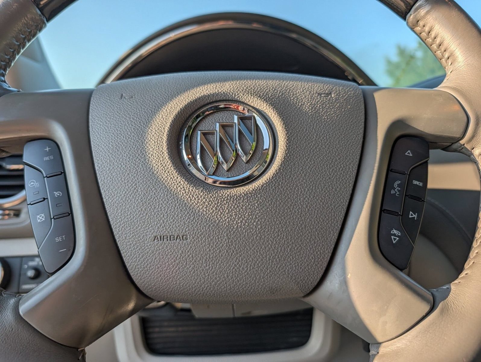 Used 2016 Buick Enclave Leather FWD image 26