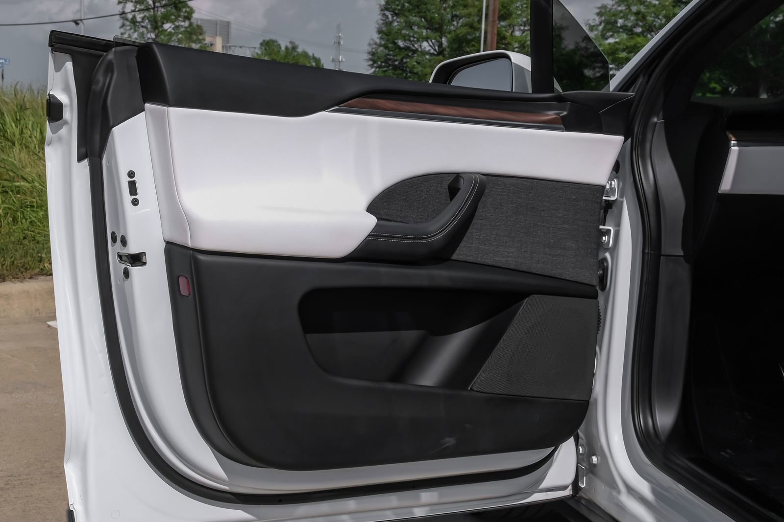 Used 2024 Tesla Model X AWD/4WD image 38