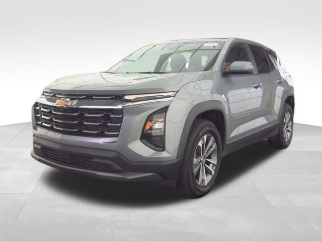 Used 2025 Chevrolet Equinox LT AWD/4WD image 2