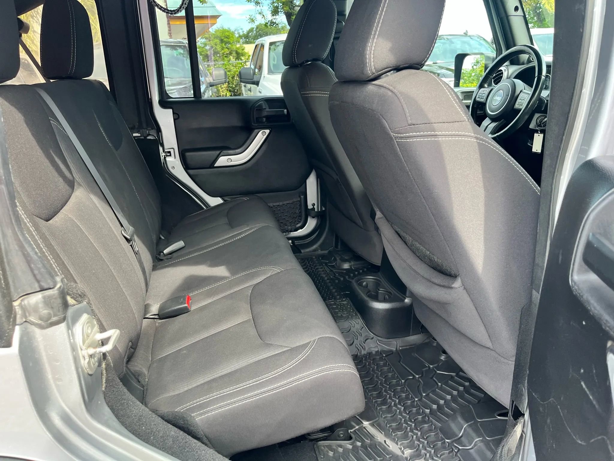 Used 2013 Jeep Wrangler Unlimited Sahara w/ Connectivity Group image 22