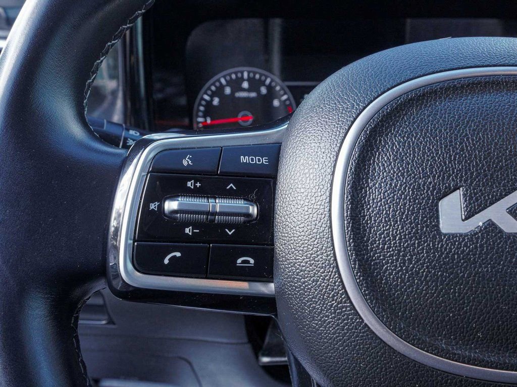 Used 2022 Kia Sorento S image 23