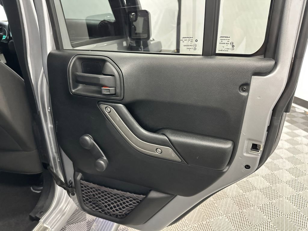 Used 2017 Jeep Wrangler Unlimited Sport w/ Connectivity Group AWD/4WD image 16