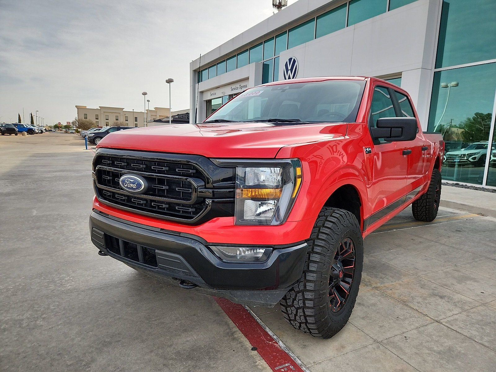 Used 2023 Ford F150 XLT image 3