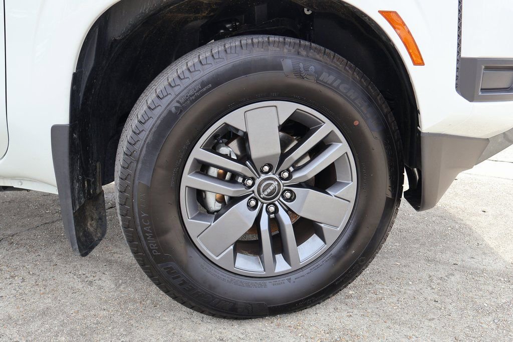 Certified 2025 Nissan Frontier SV image 25