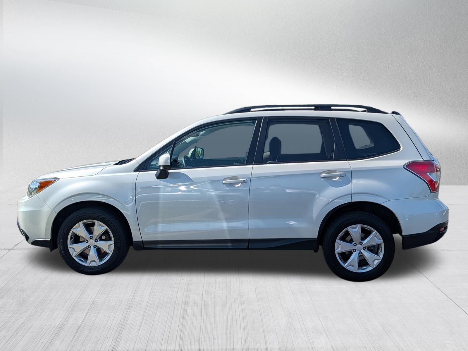 Used 2014 Subaru Forester 2.5i Premium w/ Popular Package #2 AWD/4WD image 4