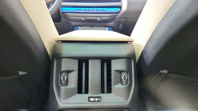 Used 2025 BMW X3 xDrive30i w/ Premium Package image 52