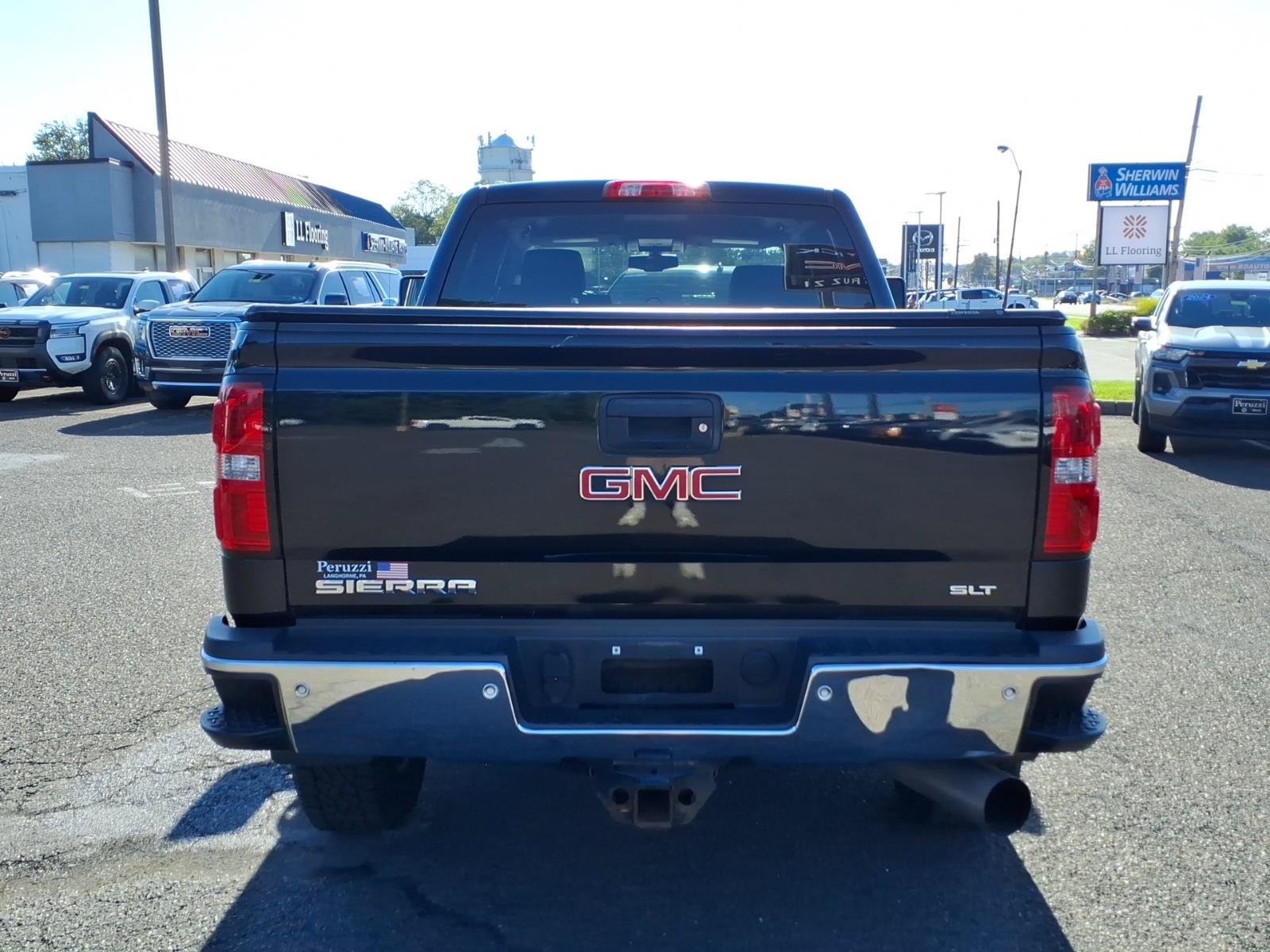Used 2019 GMC Sierra 2500 SLT w/ Duramax Plus Package AWD/4WD image 4