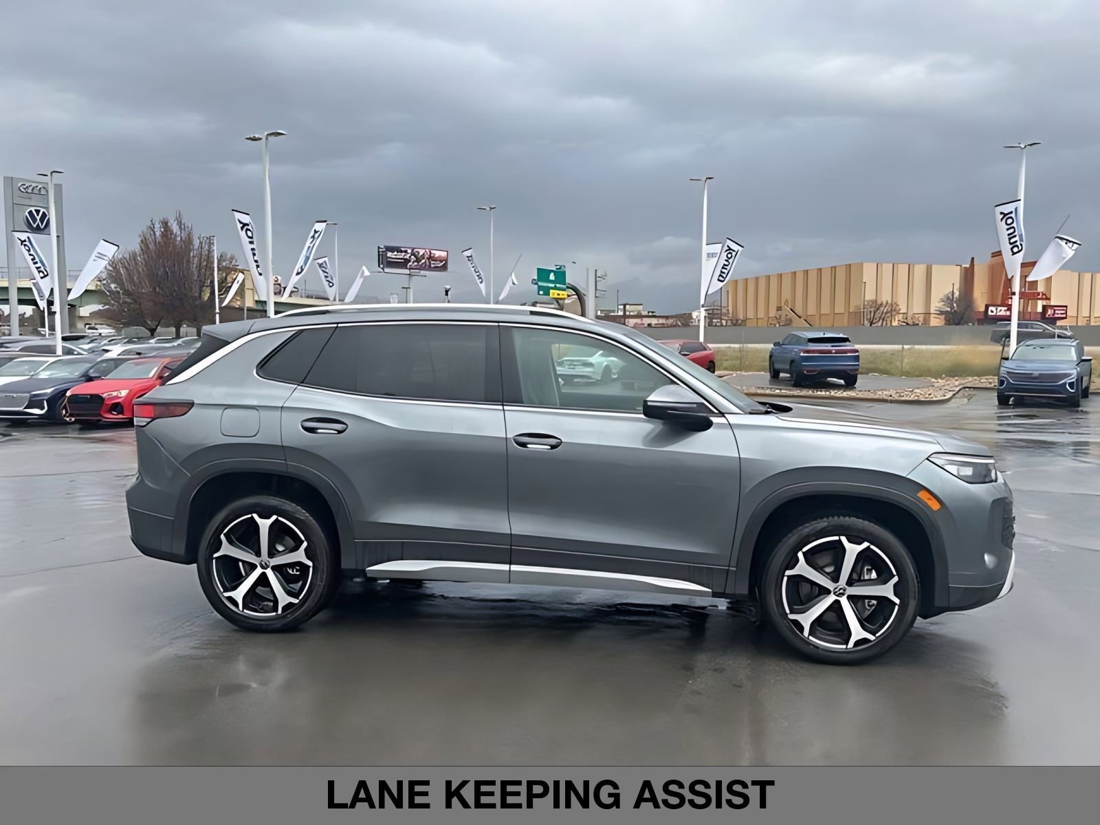 New 2026 Volkswagen Tiguan SE AWD/4WD image 5