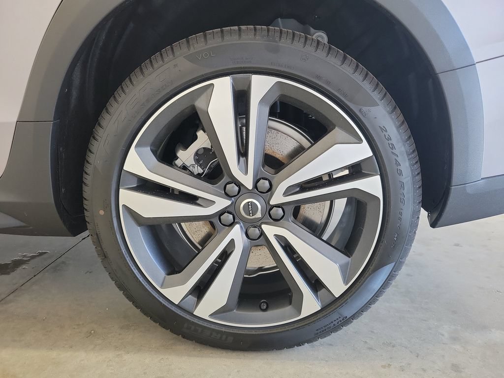 New 2026 Volvo V60 B5 Cross Country Plus w/ Protection Package Premier AWD/4WD image 12