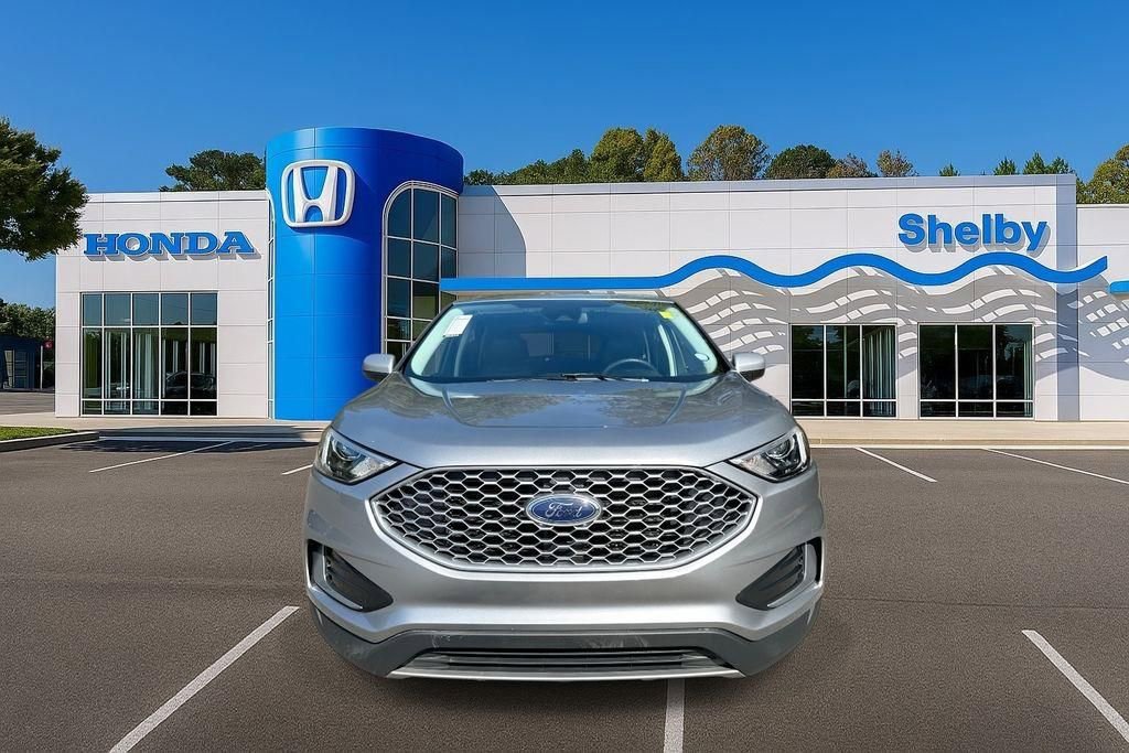 Used 2024 Ford Edge SEL AWD/4WD image 3