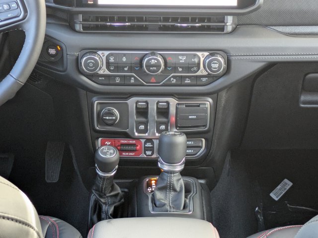 New 2026 Jeep Wrangler Rubicon AWD/4WD image 18