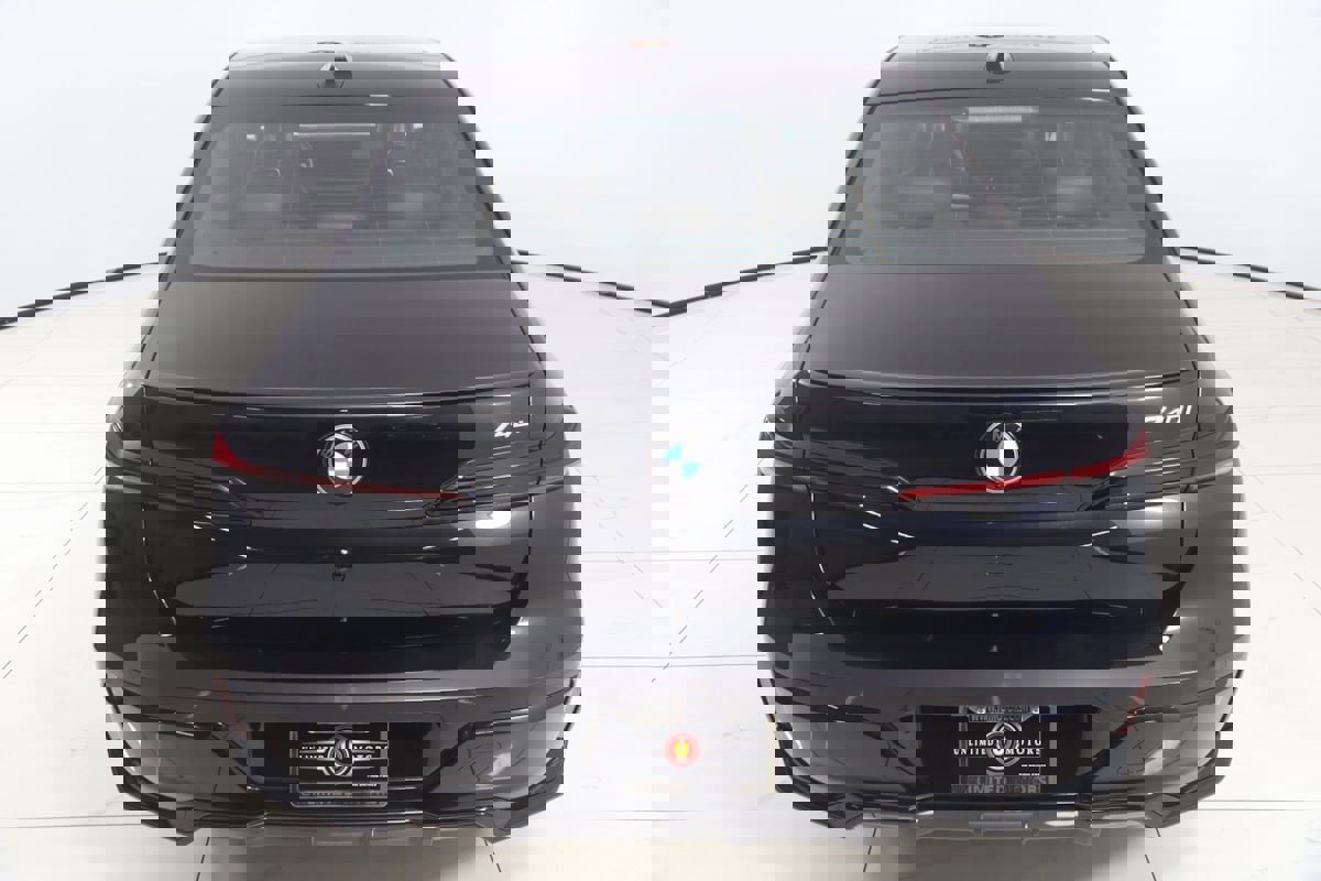 Used 2023 BMW 740i w/ Parking Assistance Package image 64