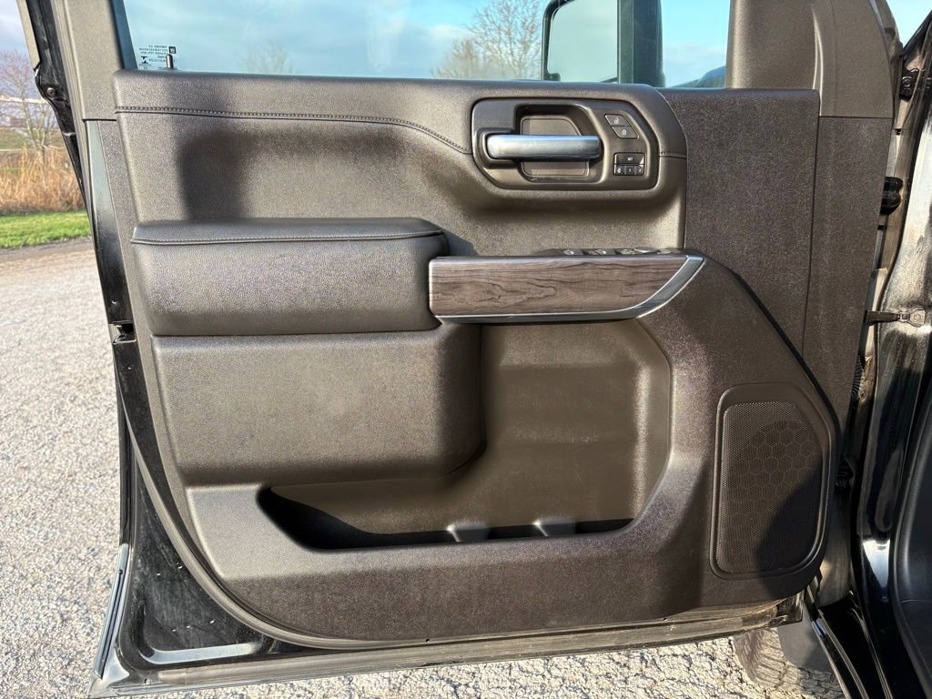 Used 2022 Chevrolet Silverado 2500 LTZ w/ LTZ Convenience Package image 19