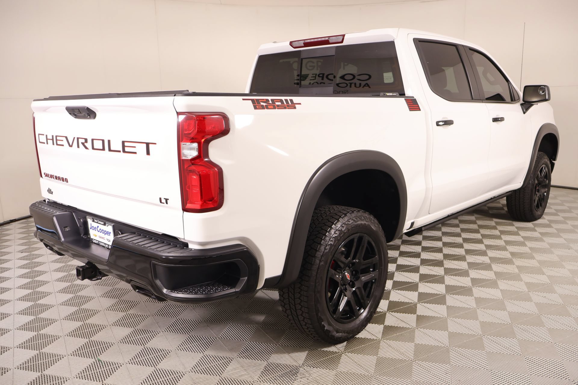 Used 2025 Chevrolet Silverado 1500 LT Trail Boss w/ Convenience Package II AWD/4WD image 21