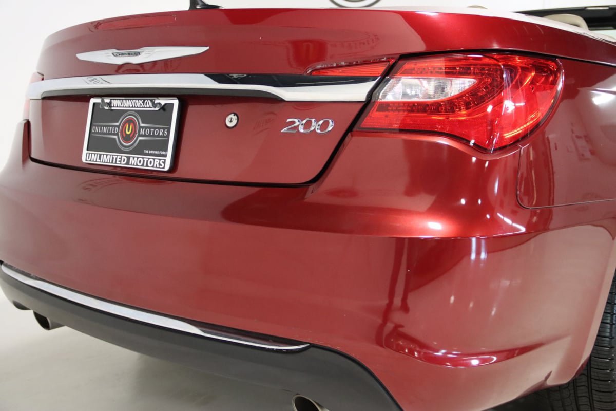 Used 2013 Chrysler 200 Limited FWD image 65