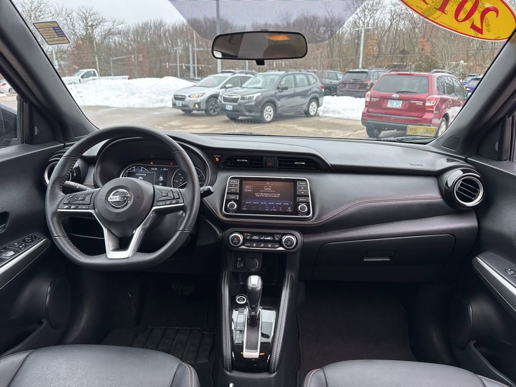 Used 2019 Nissan Kicks SR image 11
