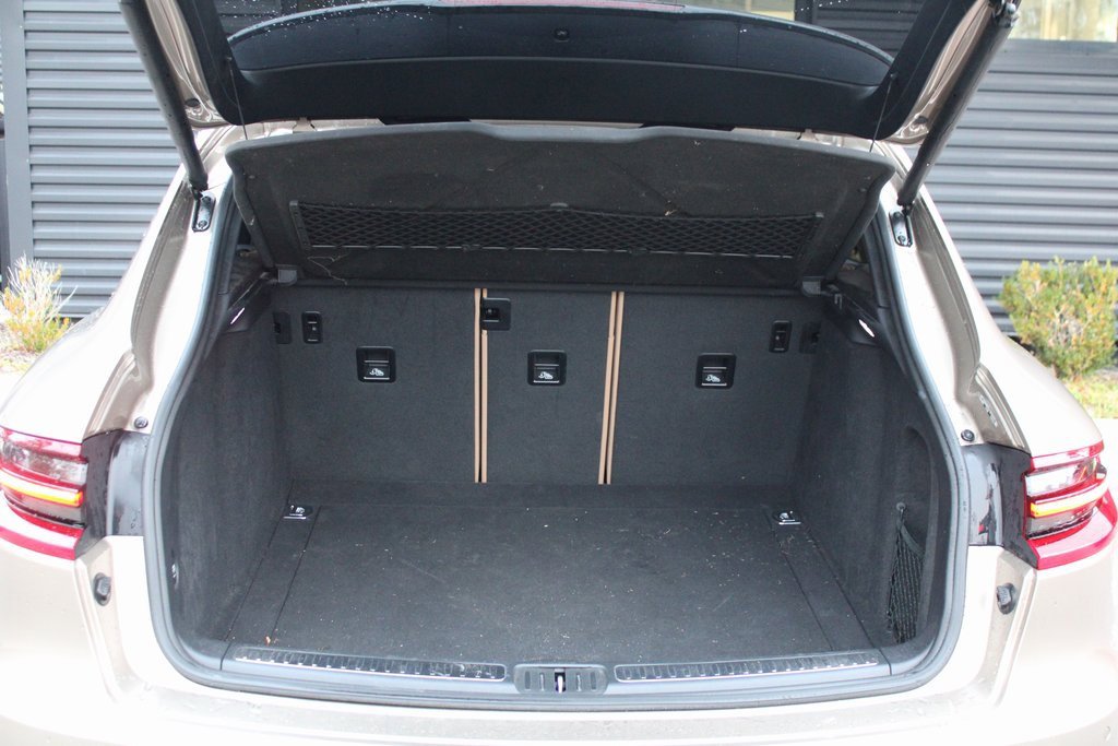 Used 2018 Porsche Macan image 34