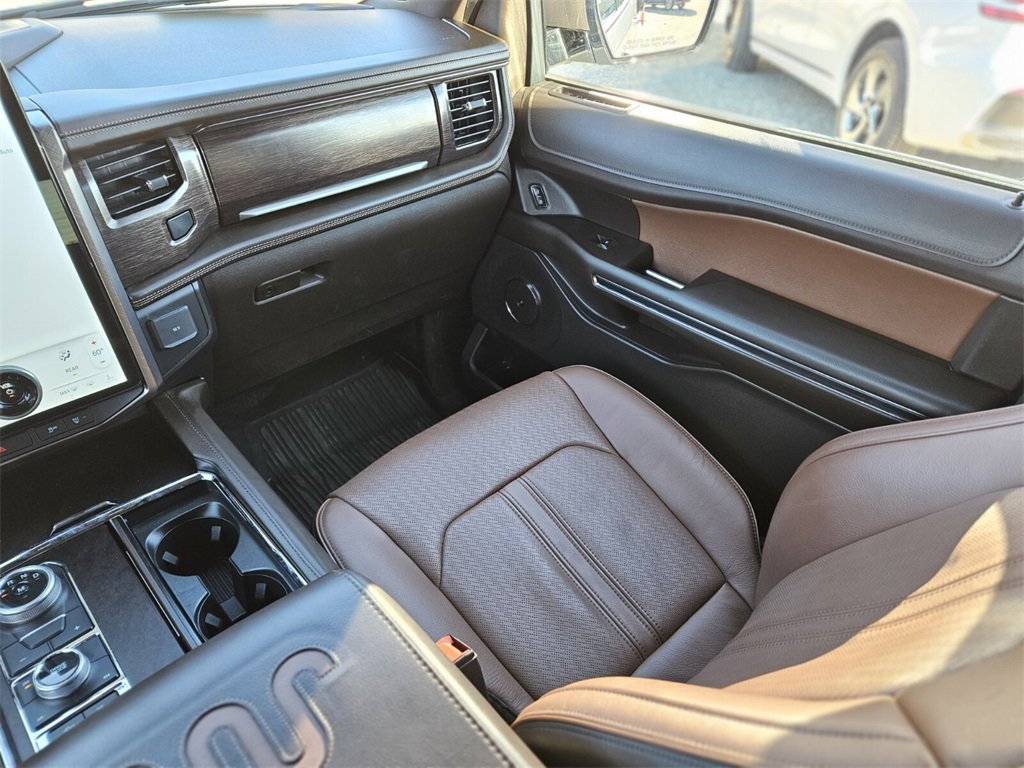 Used 2022 Ford Expedition Max King Ranch image 12