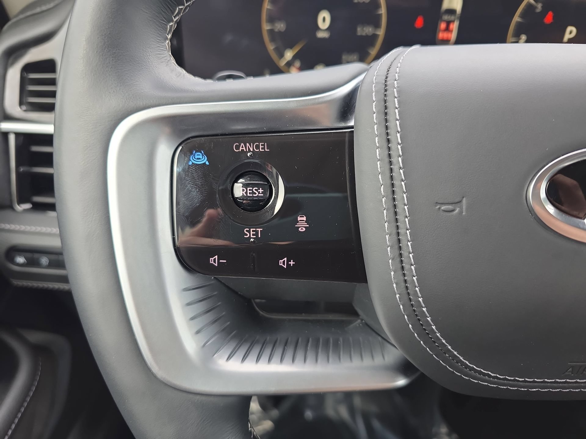 Certified 2025 INFINITI QX80 Sensory AWD/4WD image 17