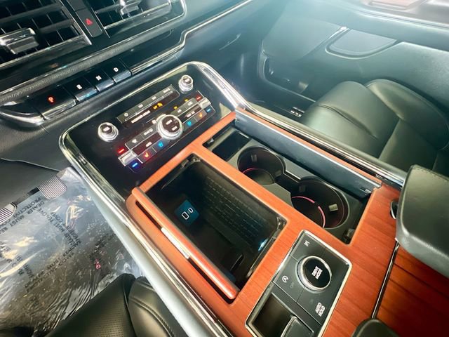 Used 2024 Lincoln Navigator Premiere image 25