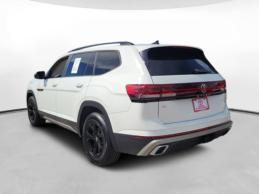 Used 2024 Volkswagen Atlas Peak Edition SE AWD/4WD image 6