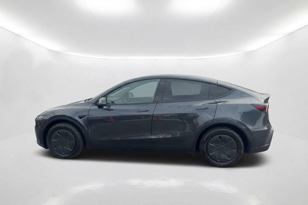 Used 2026 Tesla Model Y 2WD image 9