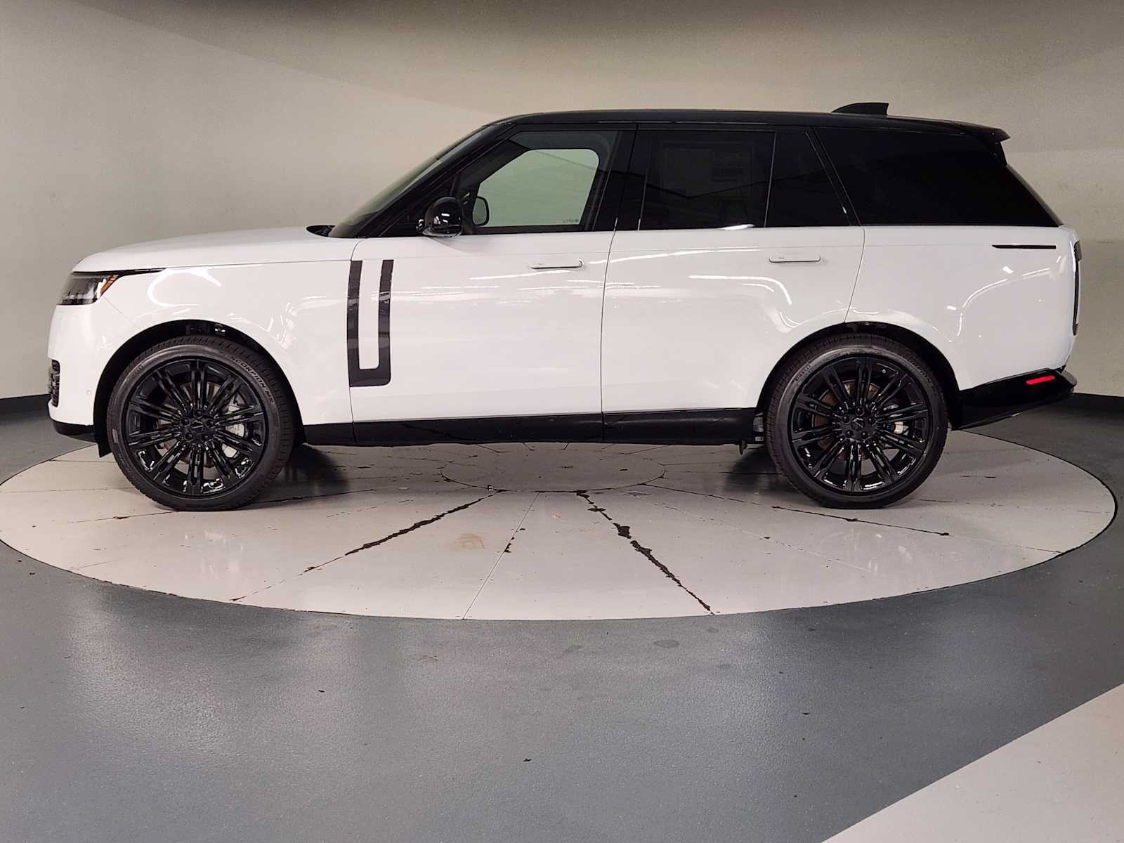 New 2026 Land Rover Range Rover SE AWD/4WD image 5