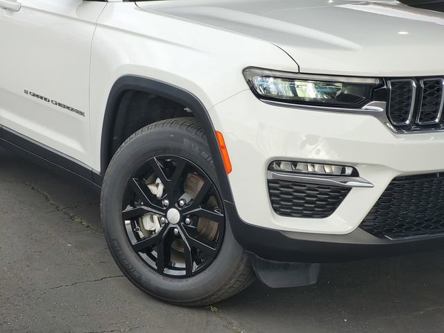 Certified 2023 Jeep Grand Cherokee Limited AWD/4WD image 3