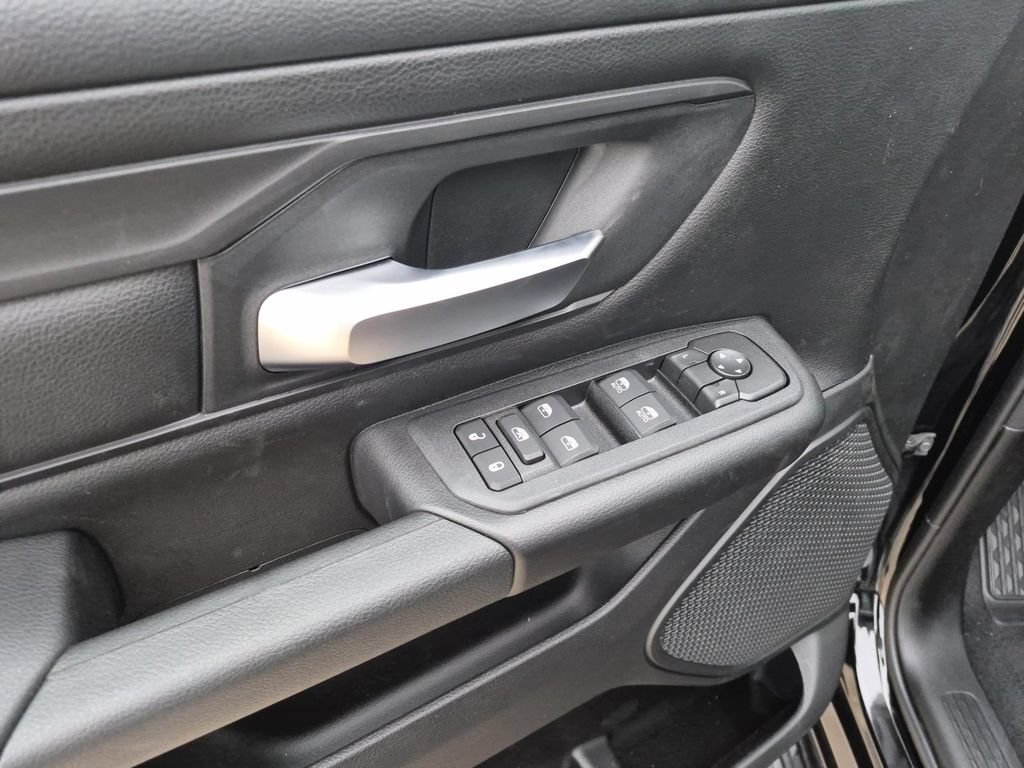 New 2026 RAM 1500 Express AWD/4WD image 12