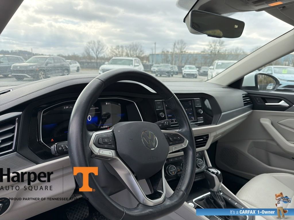 Used 2023 Volkswagen Jetta SE w/ Panoramic Sunroof Package image 14