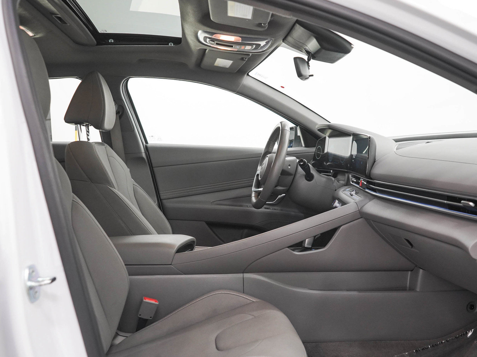 Used 2025 Hyundai Elantra SEL FWD image 11