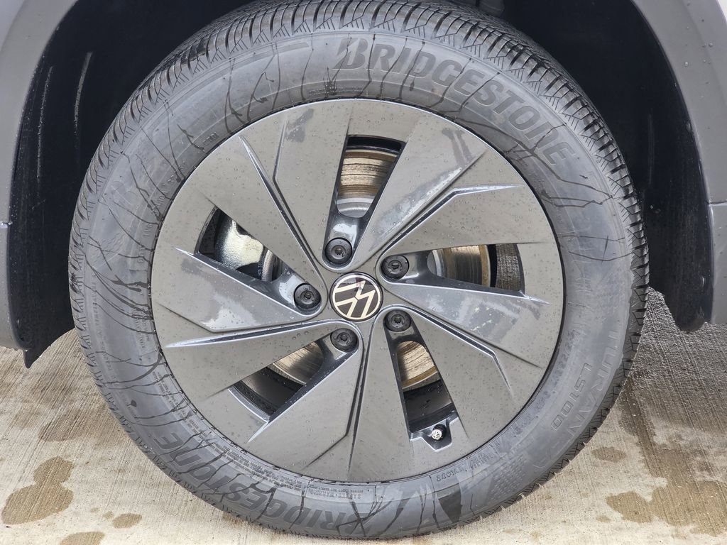 New 2026 Volkswagen Taos S FWD image 8