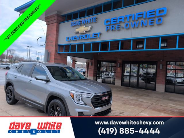 Used 2023 GMC Terrain SLE w/ Driver Convenience Package image 1