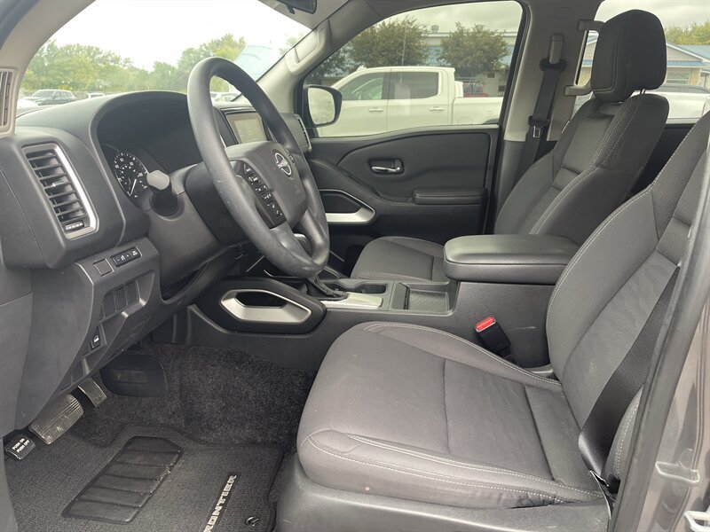 Used 2023 Nissan Frontier SV AWD/4WD image 12